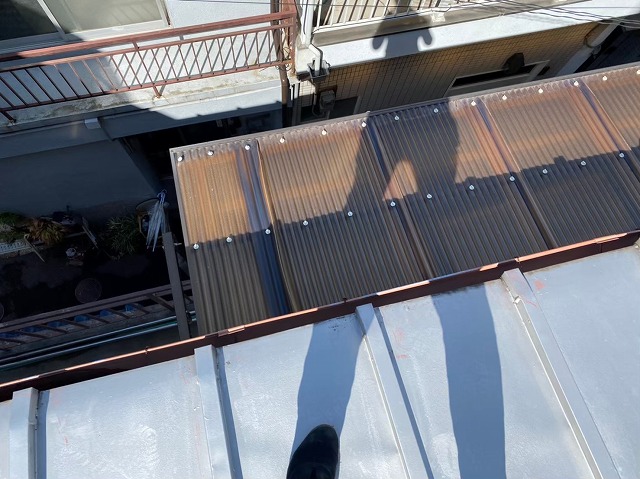 瓦棒葺き屋根の葺き替え